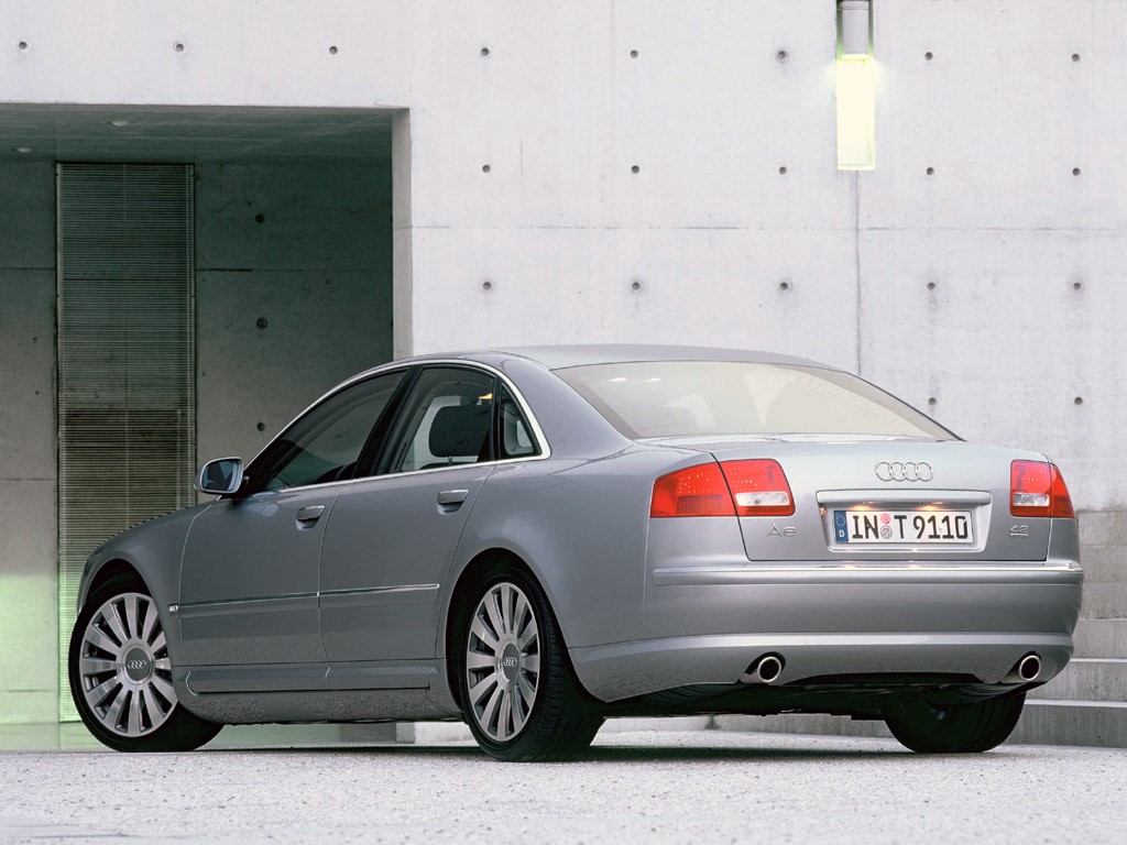Audi A8 4.2 V8